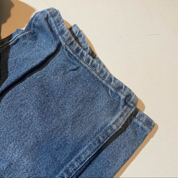 Men’s Wrangler Medium Wash Relaxed Fit Blue Jeans - Picture 4 of 6